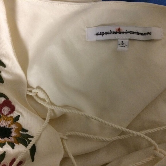 Anthropologie Cupcakes & Cashmere Garrisa Floral Embroidery Mini Dress L.$120.00 - Picture 4 of 4